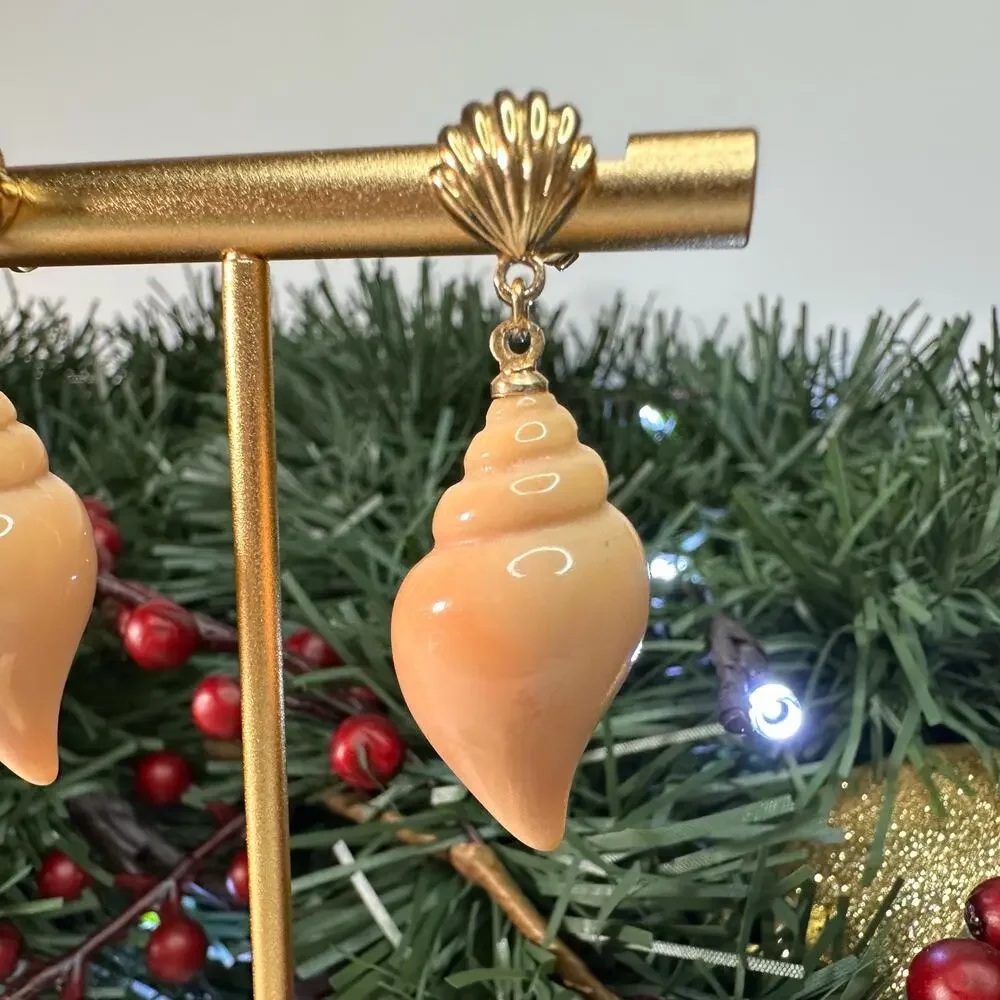 Conch stud earrings